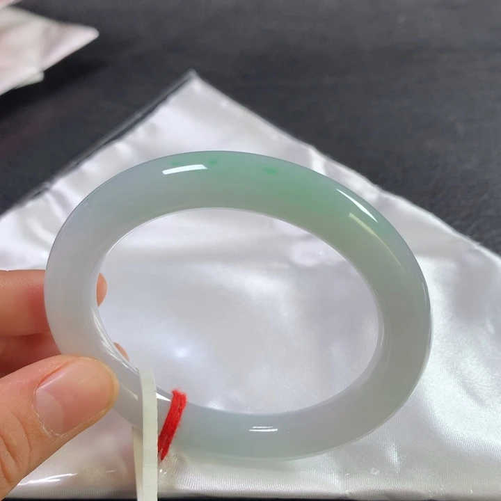 翡翠未镶嵌手镯（圆镯）55圈