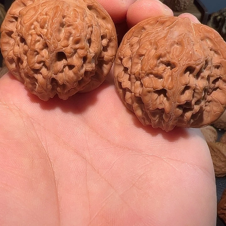 文玩核桃把件全品血麒麟