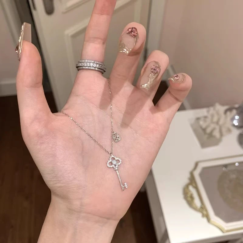 钛钢锆石项链 锆石钥匙吊坠项链女轻奢小众高级感精致百搭锁骨链