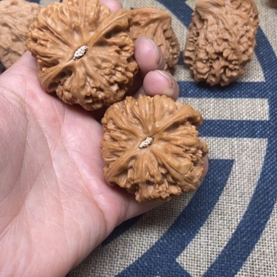 吊坠文玩核桃球筋