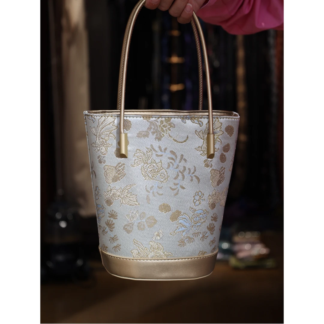 川与小楼·新中式宋锦手提水桶包