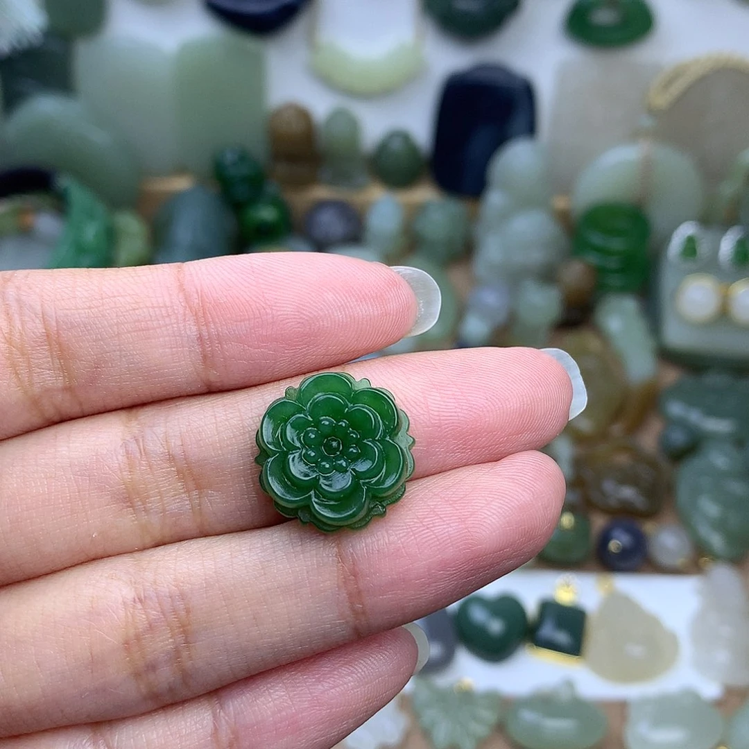 蓉***宝颈饰未镶嵌和田玉