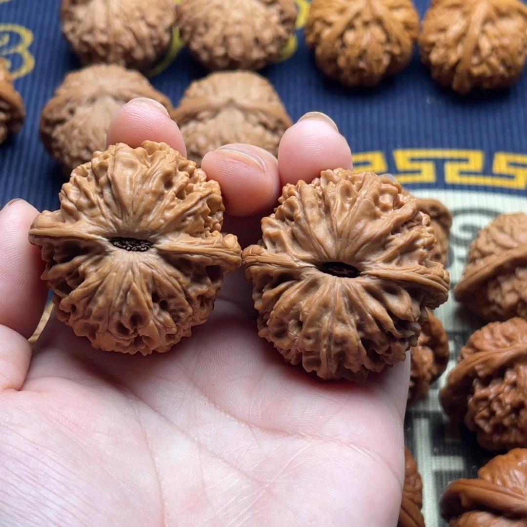 文玩核桃吊坠女娲石40