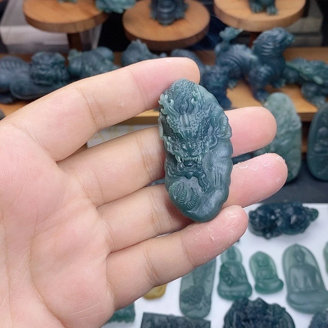 定制翡翠未镶嵌龙牌