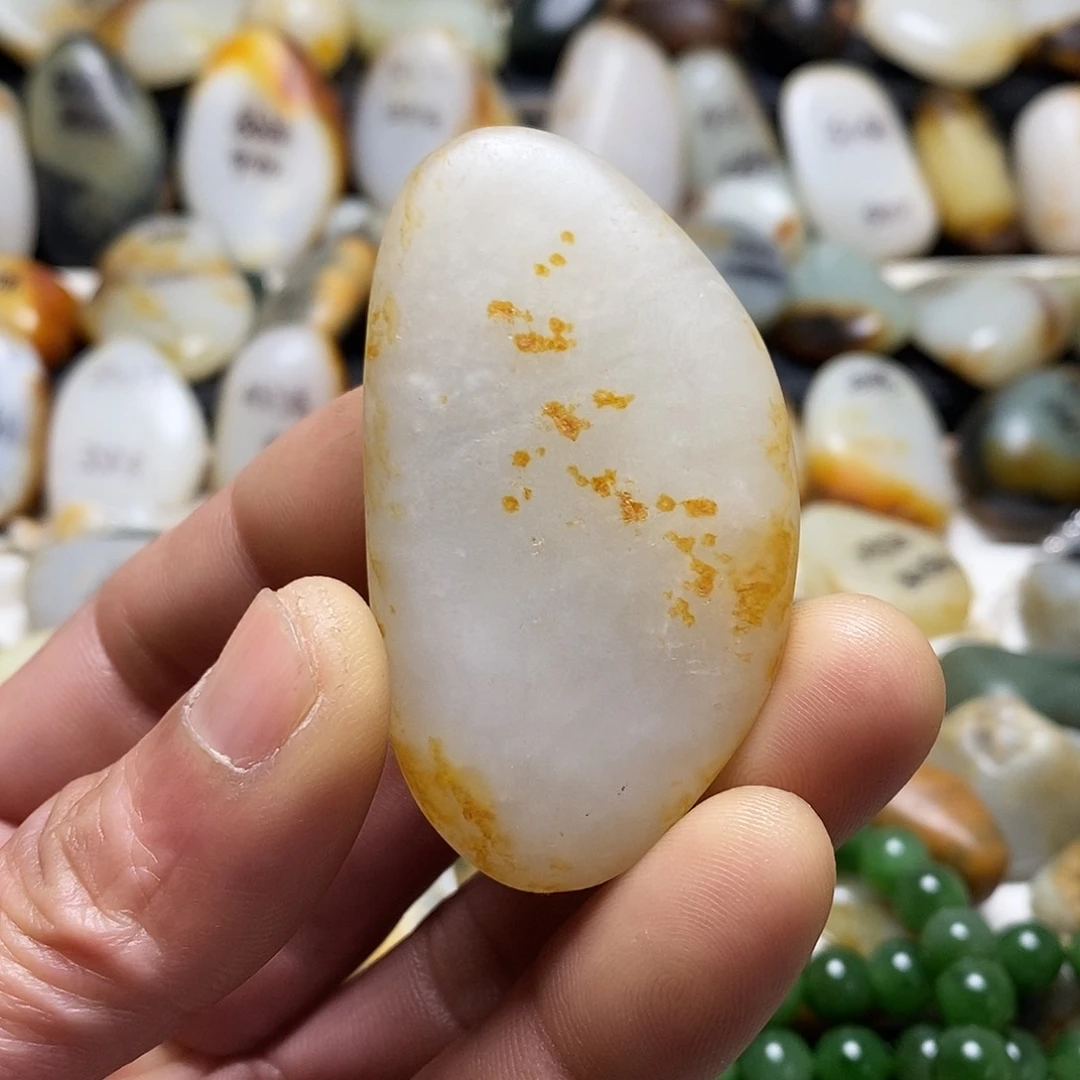 和田玉颈饰未镶嵌吊坠