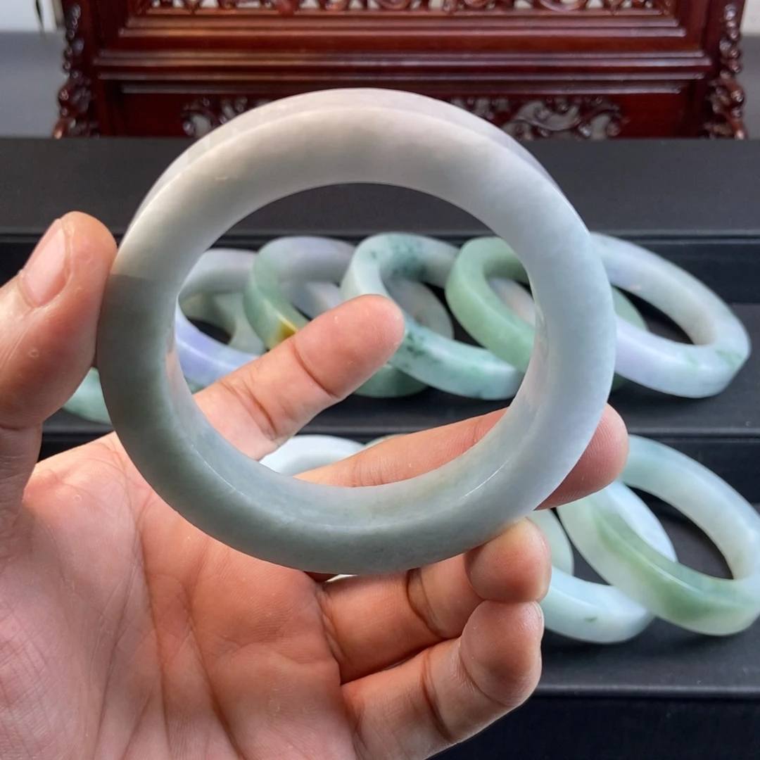 定制翡翠未镶嵌手镯定制