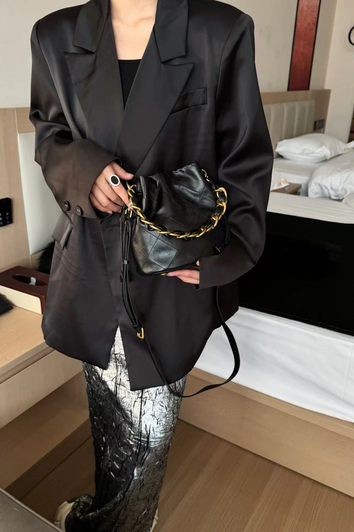 【云姐专拍】时尚百搭休闲女士经典单肩斜跨潮流包包印花肩包