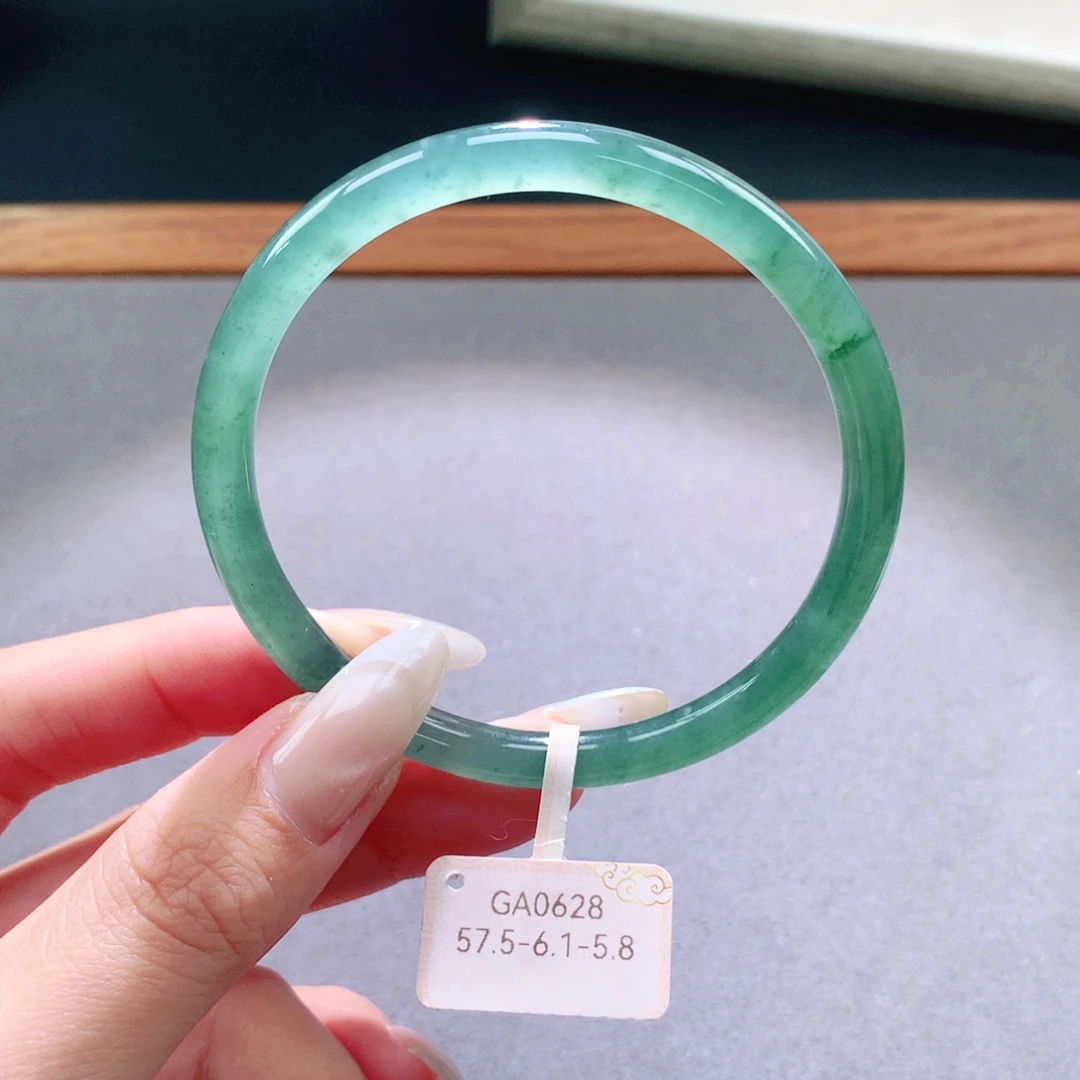 翡翠未镶嵌手镯天然
