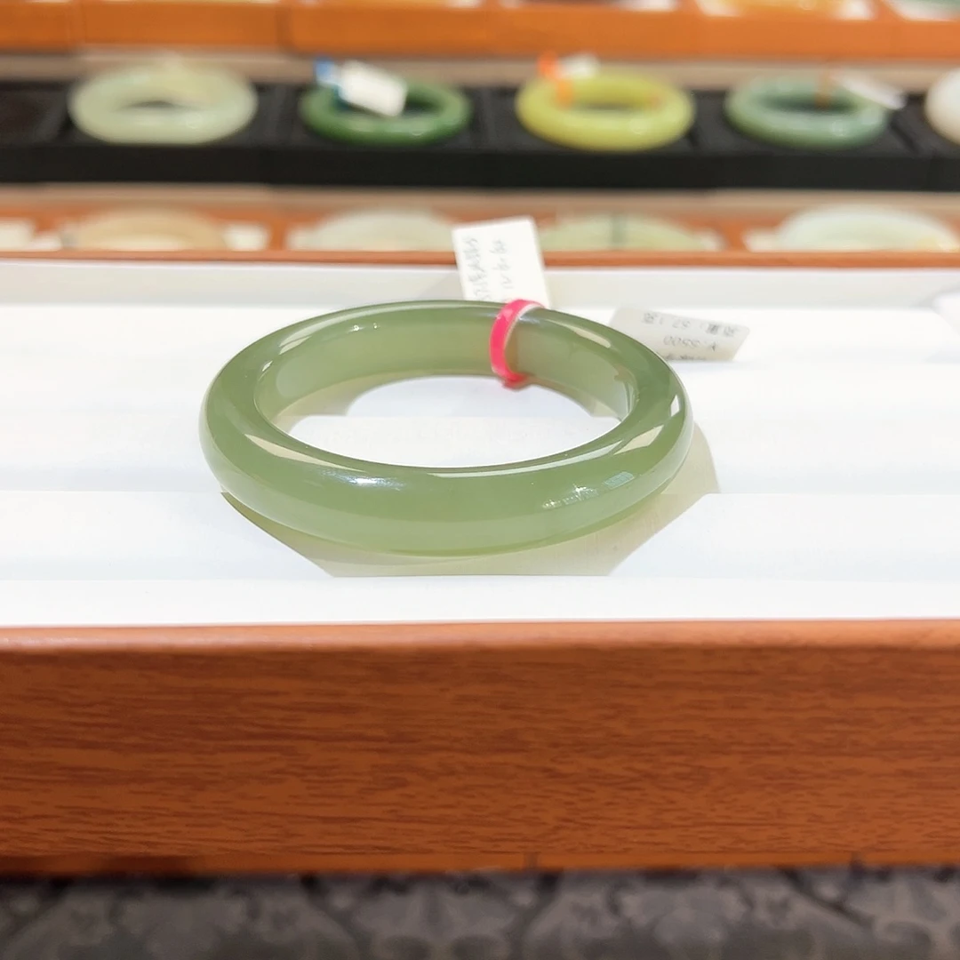 和田玉手镯未镶嵌  【冰猫眼湖绿】