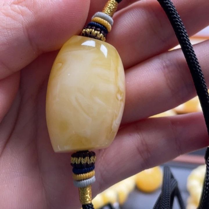****哥未镶嵌颈饰琥珀锁骨
