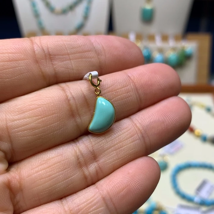 绿松石18K金镶嵌挂件