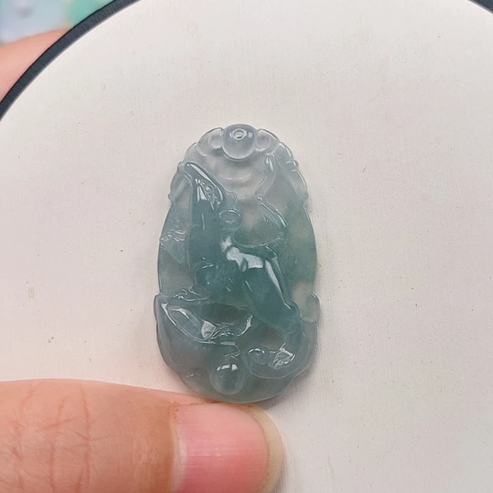 吊坠(不含链)未镶嵌翡翠