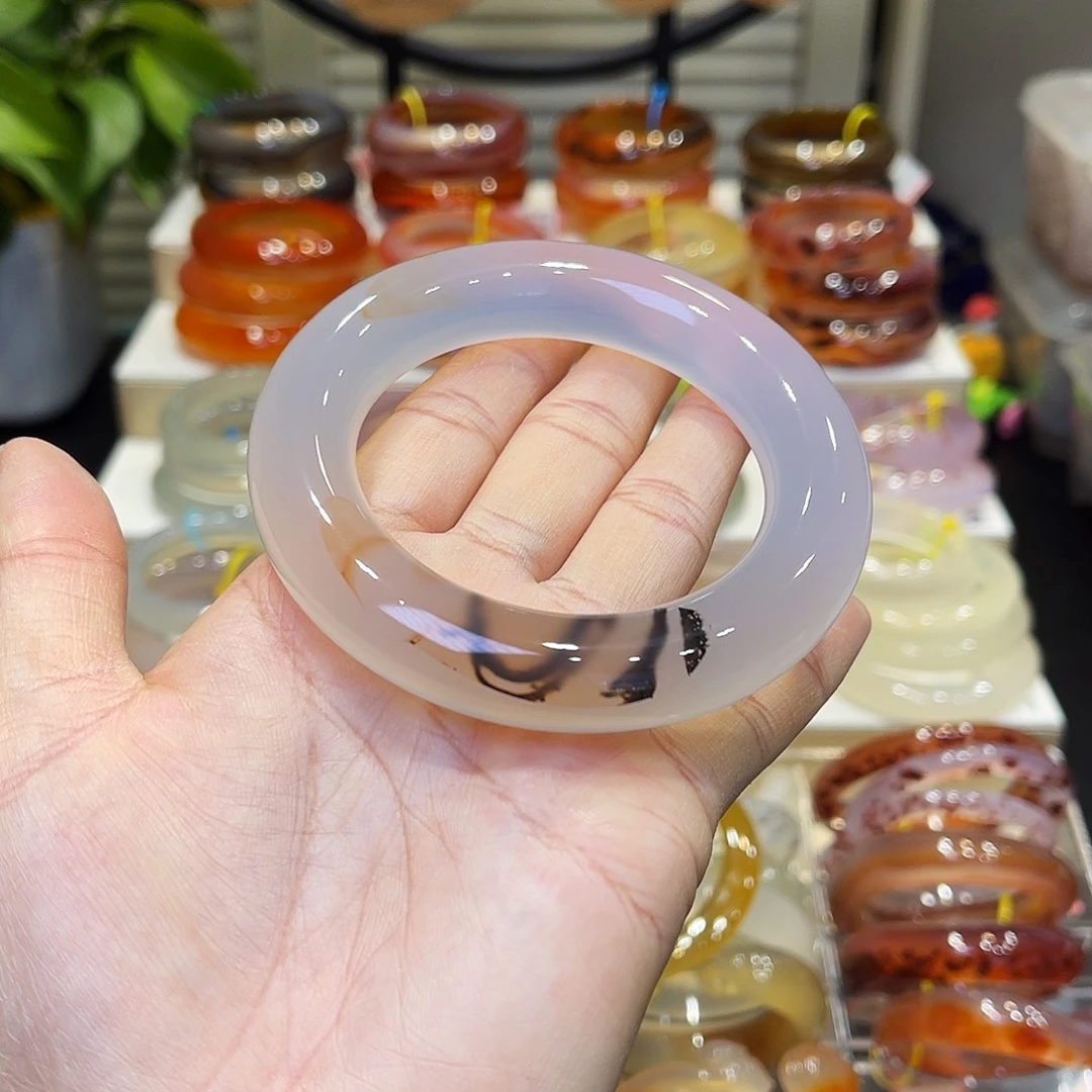 珑***珑玛瑙/玉髓未镶嵌手镯