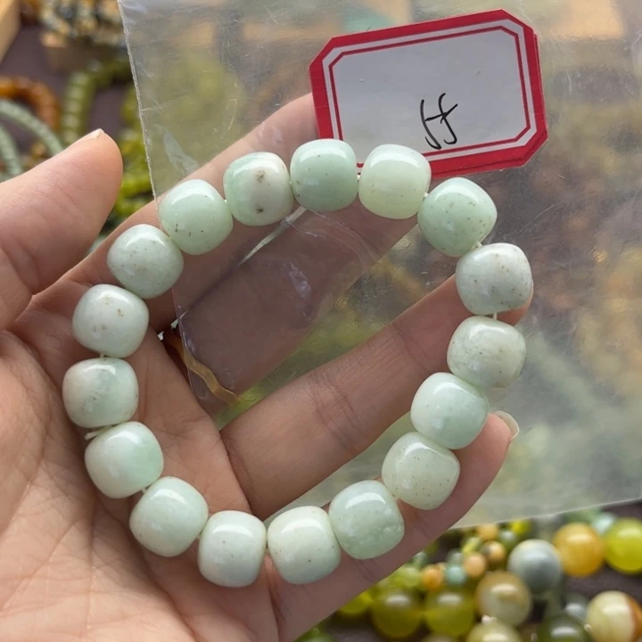 未镶嵌蛇纹石玉手链