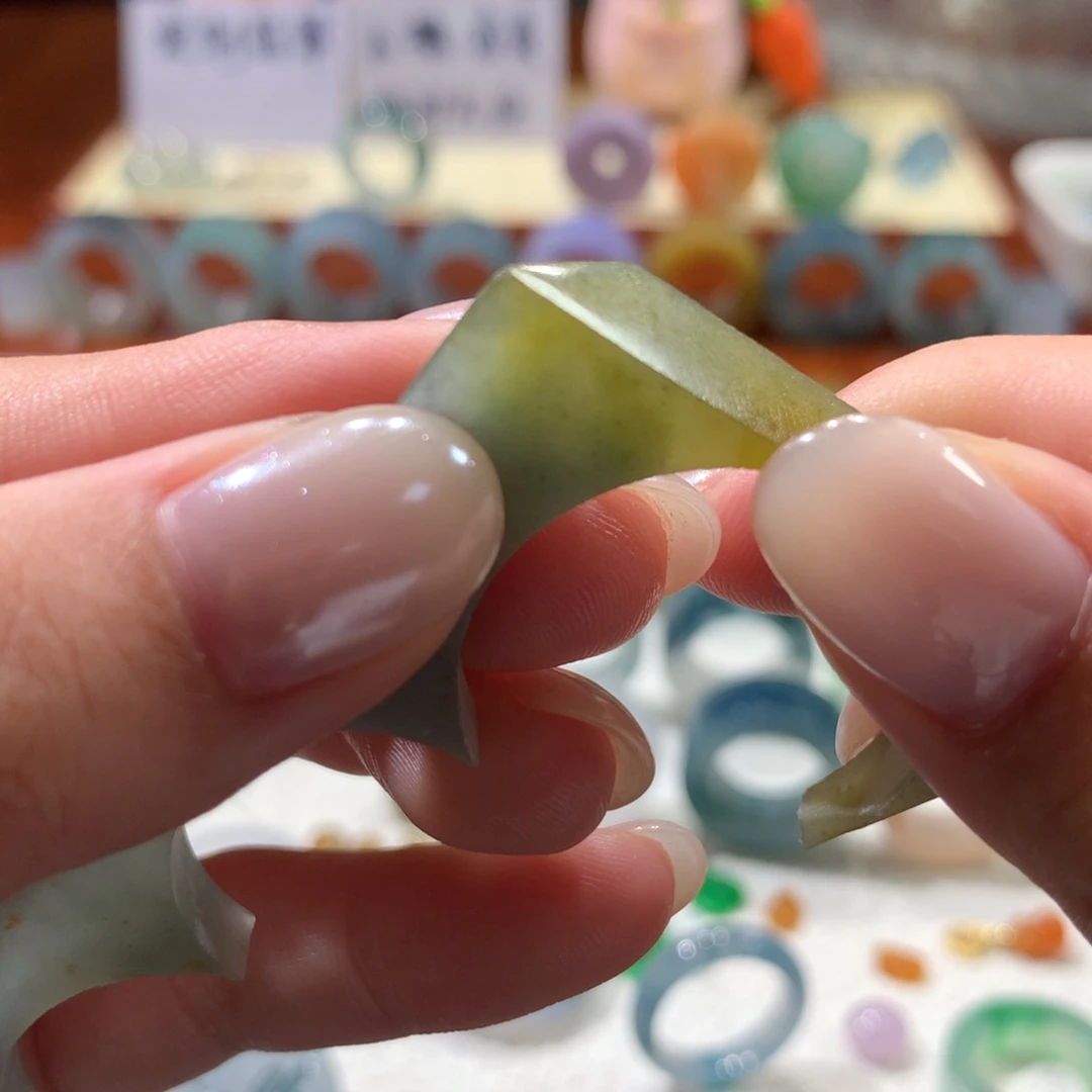 未镶嵌定制翡翠末****开