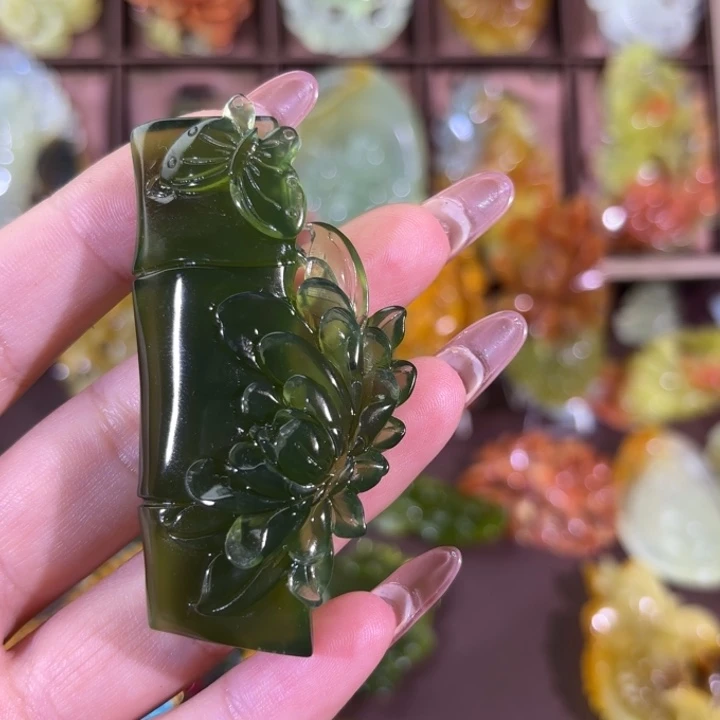 未镶嵌蛇纹石玉颈饰从***.随机发