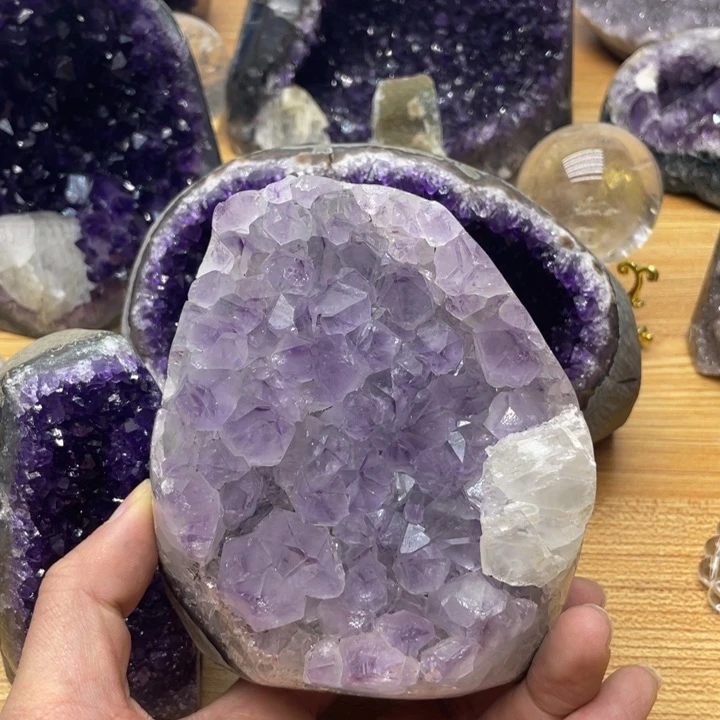 紫晶水晶摆件未镶嵌