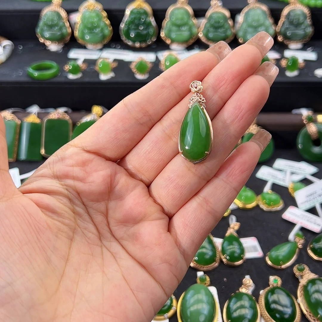 和田玉（碧玉）18K金镶嵌颈饰