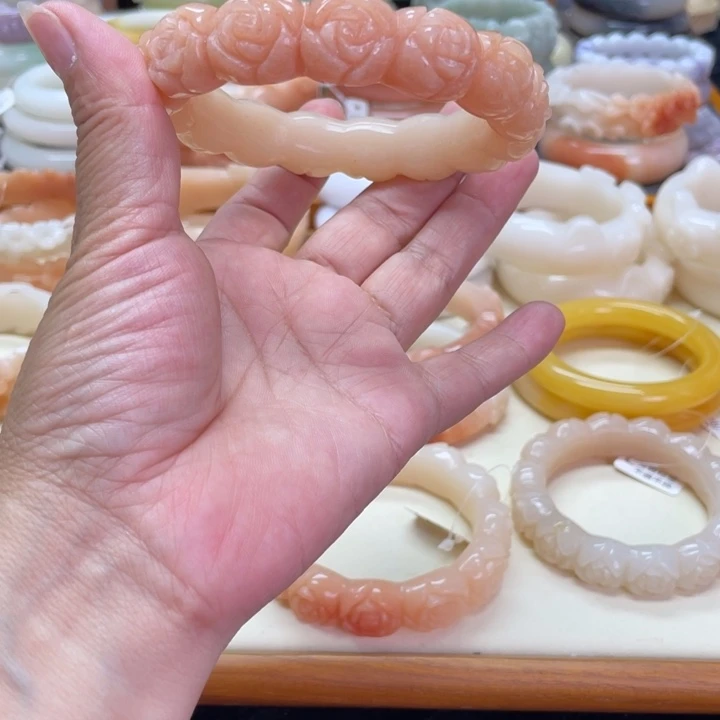 未镶嵌石英岩玉珠宝奇石公**线