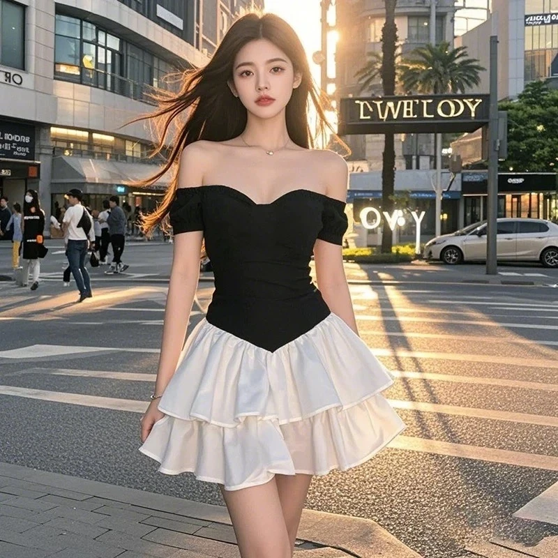 【甜星】2025夏季新款撞色一字肩设计感别致收腰蓬蓬连衣裙显瘦裙子