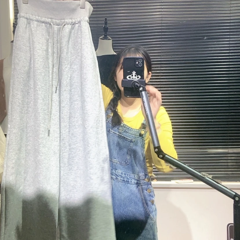 【闪购商品】灰色卫裤