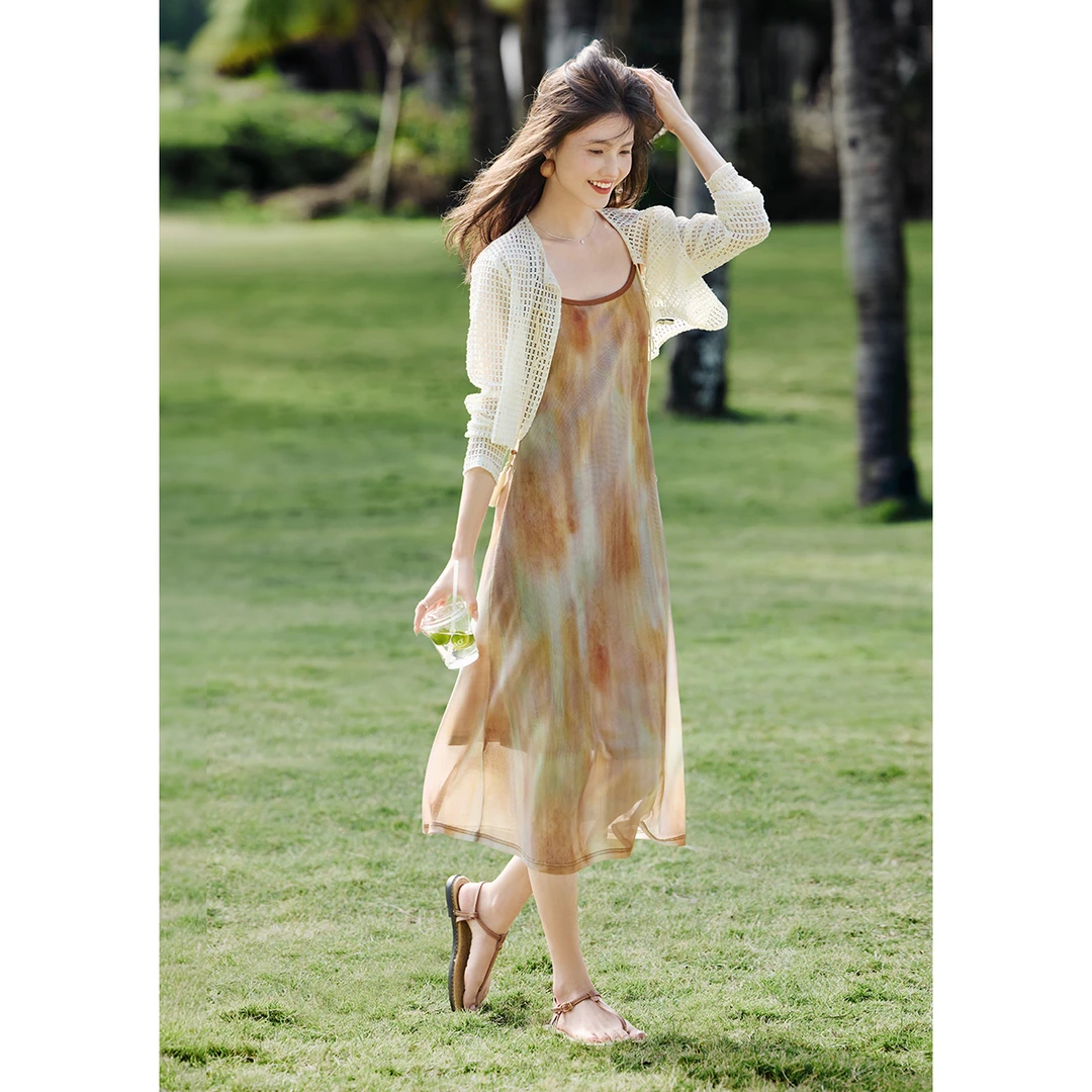 XWI/欣未【日落黄昏】2025夏款优雅复古油画晕染印花吊带显瘦连衣裙