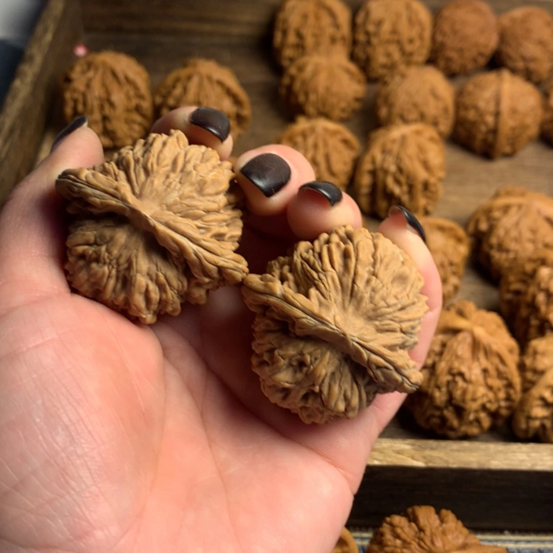 【闪购商品】文玩核桃吊坠振****！悍高楼