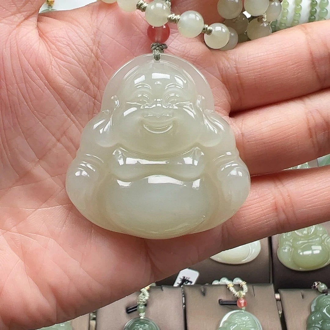 大***姐颈饰未镶嵌和田玉