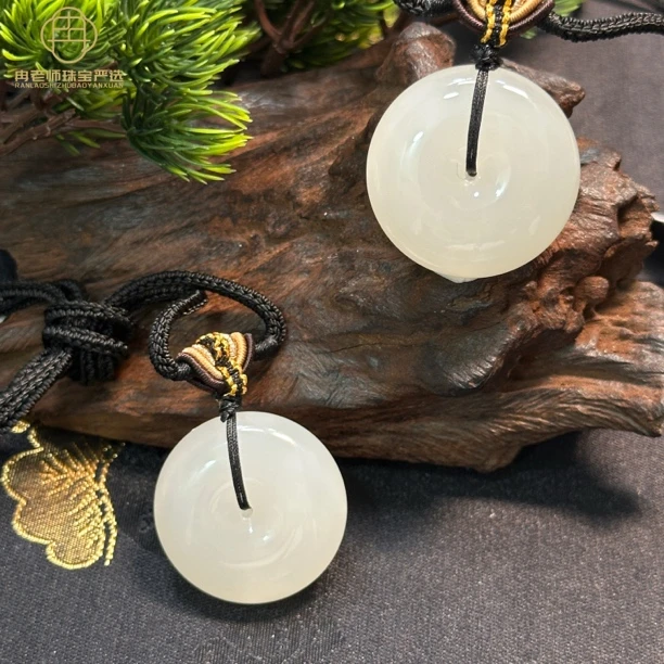 YDY58天然和田玉羊脂白平安扣吊坠33*11mm多样性发其一