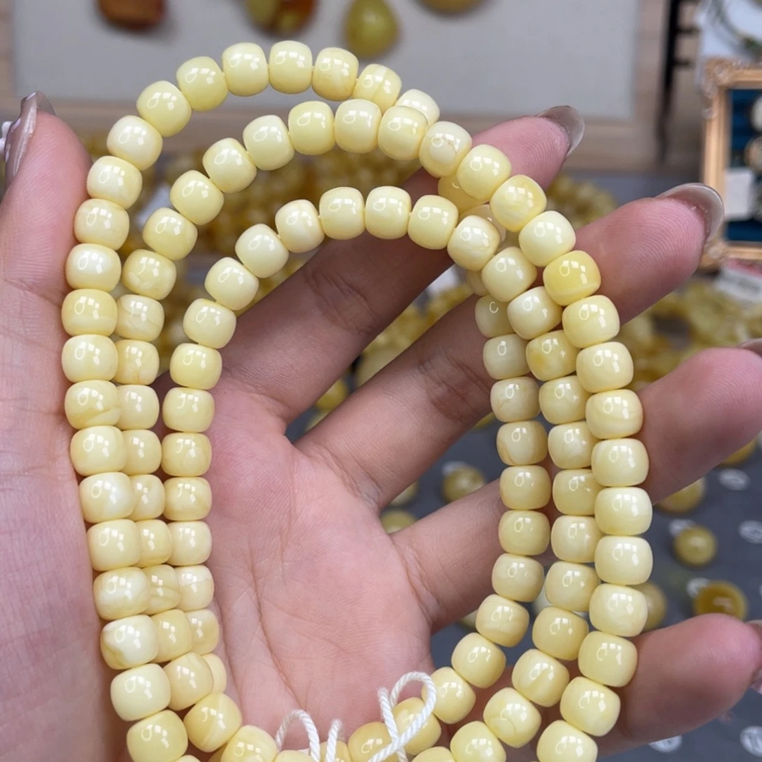 蜜蜡未镶嵌裸石60