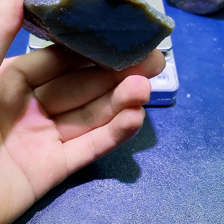 未镶嵌和田玉（糖玉）珠宝半成品
