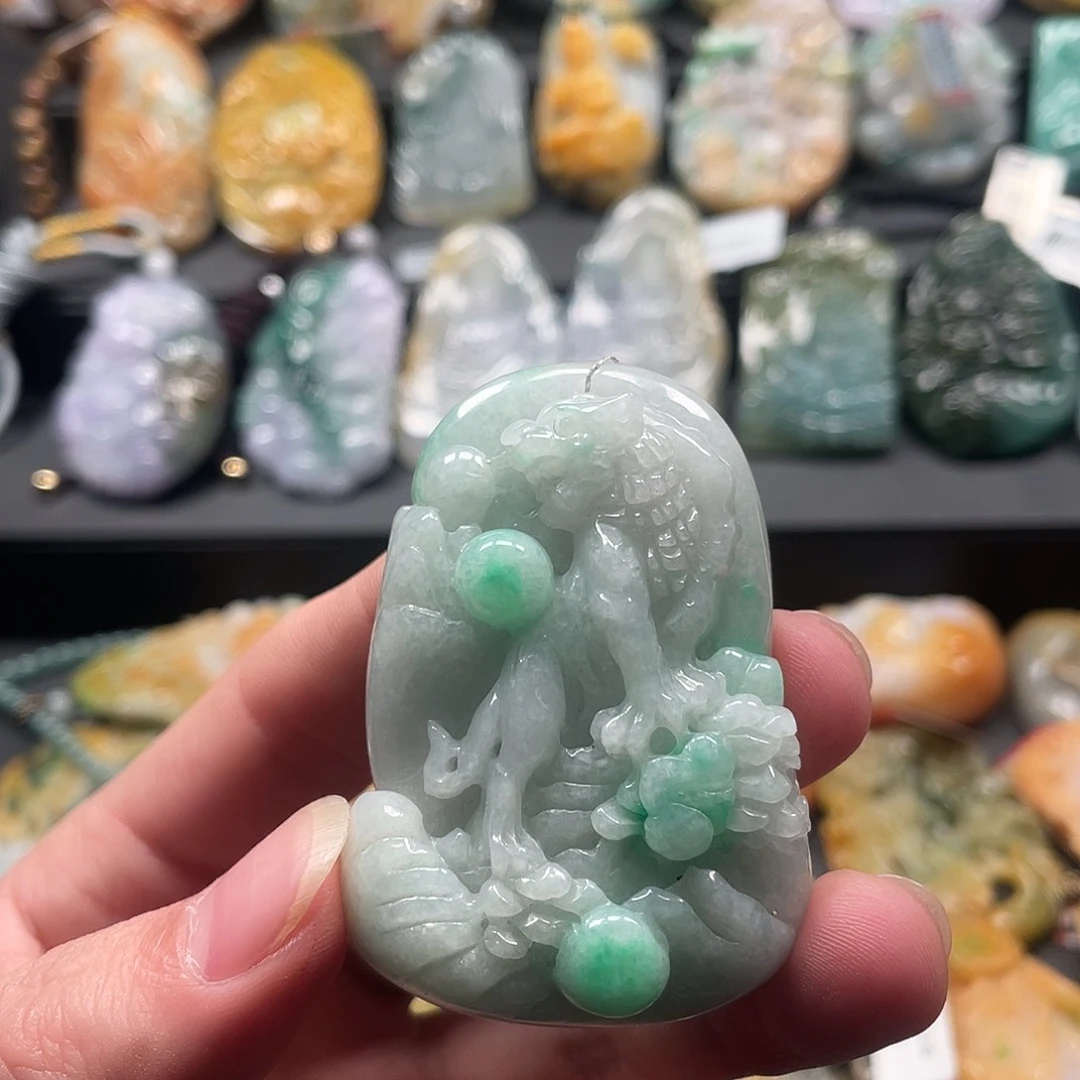 翡翠未镶嵌挂件腾冲