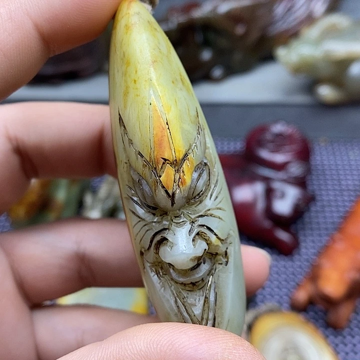 未镶嵌蛇纹石玉颈饰