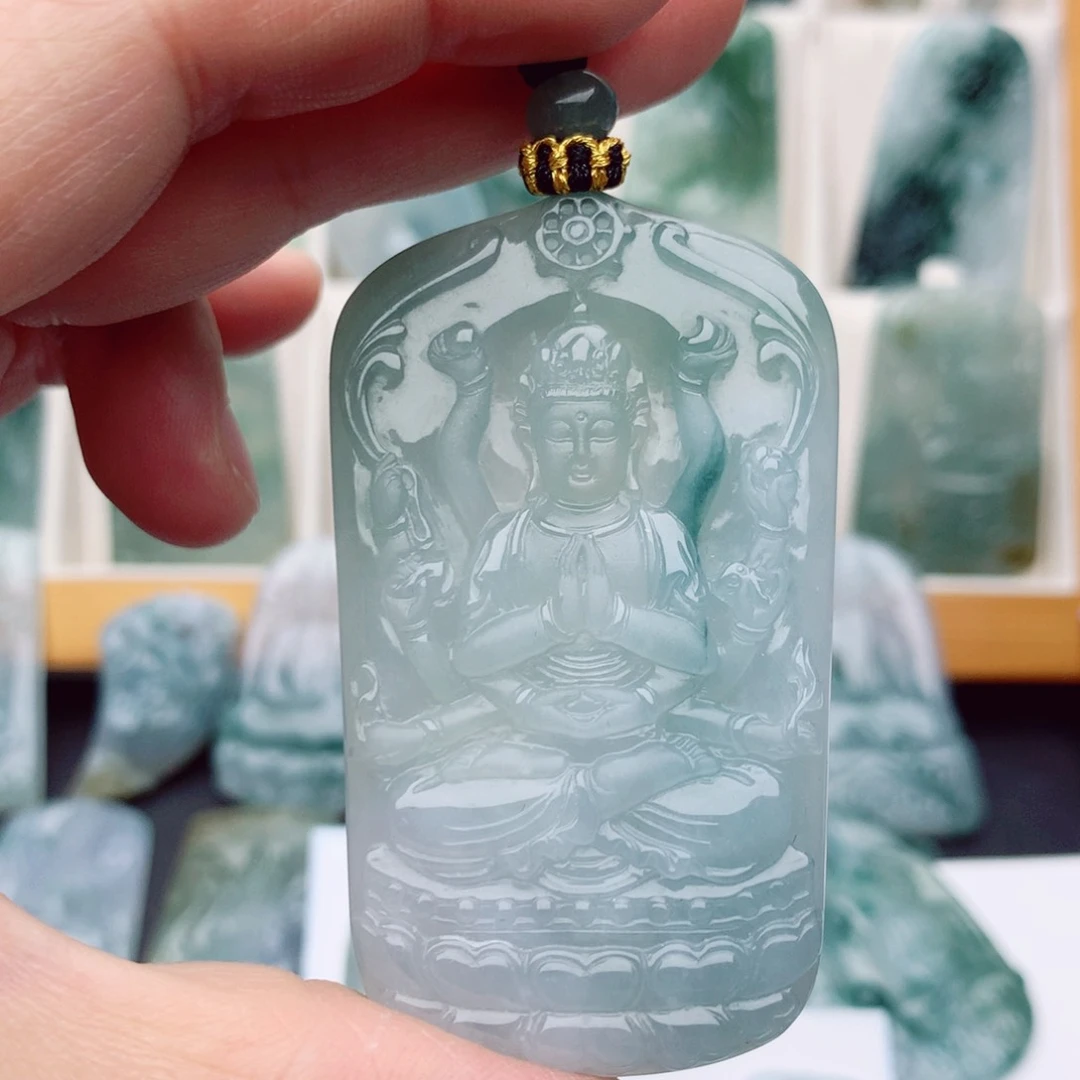 翡翠未镶嵌颈饰，