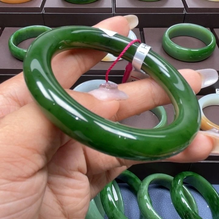 和田玉（碧玉）未镶嵌手镯