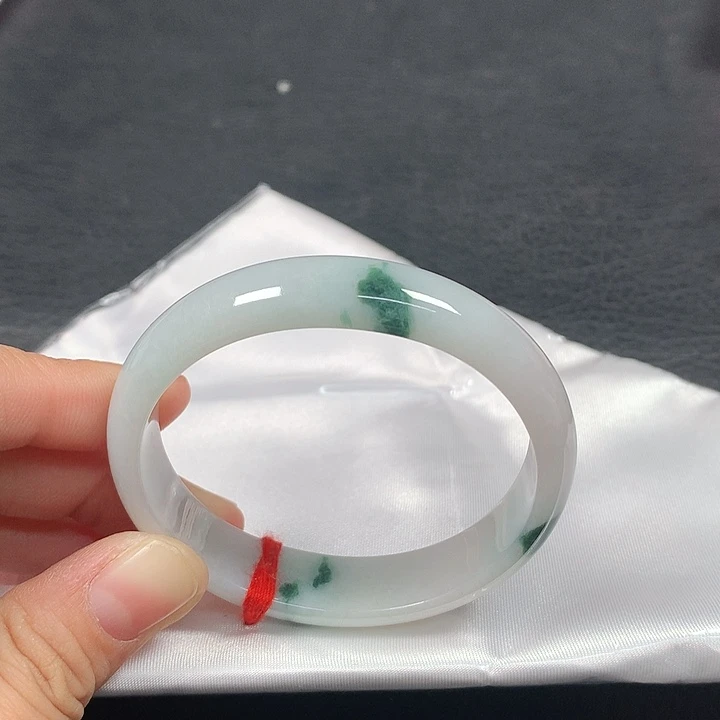 未镶嵌手镯（贵妃镯）翡翠54圈