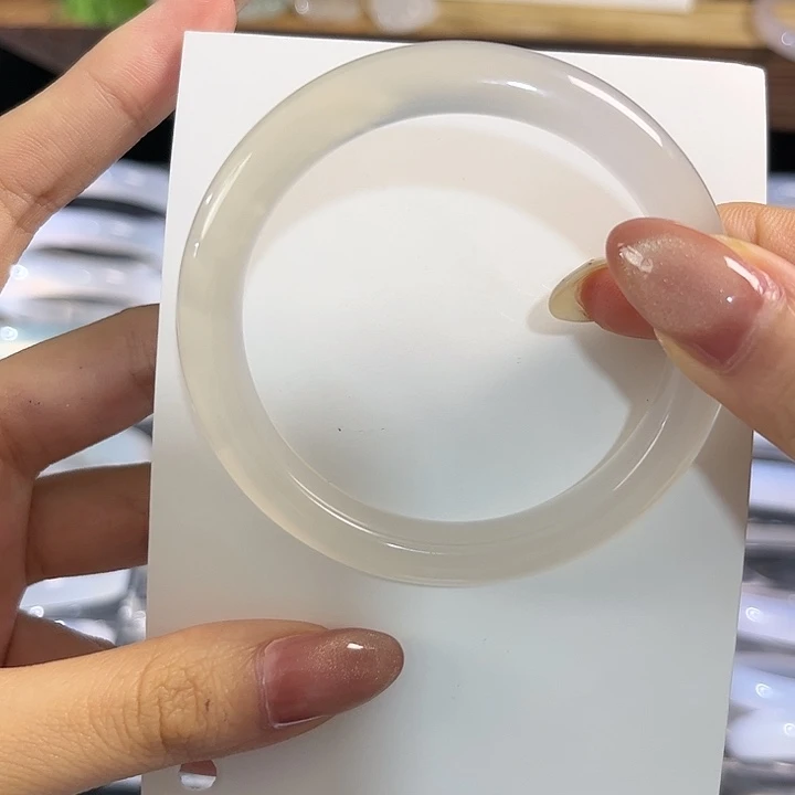 玛瑙/玉髓手镯未镶嵌53