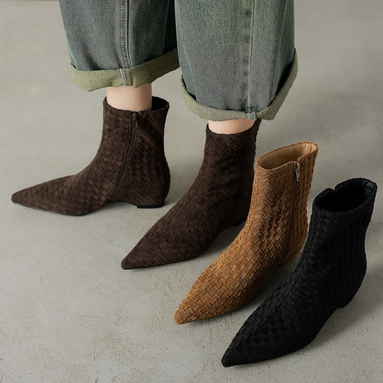 卡鲁编织可可棕尖头短靴女2025秋季低跟小猫跟裸靴