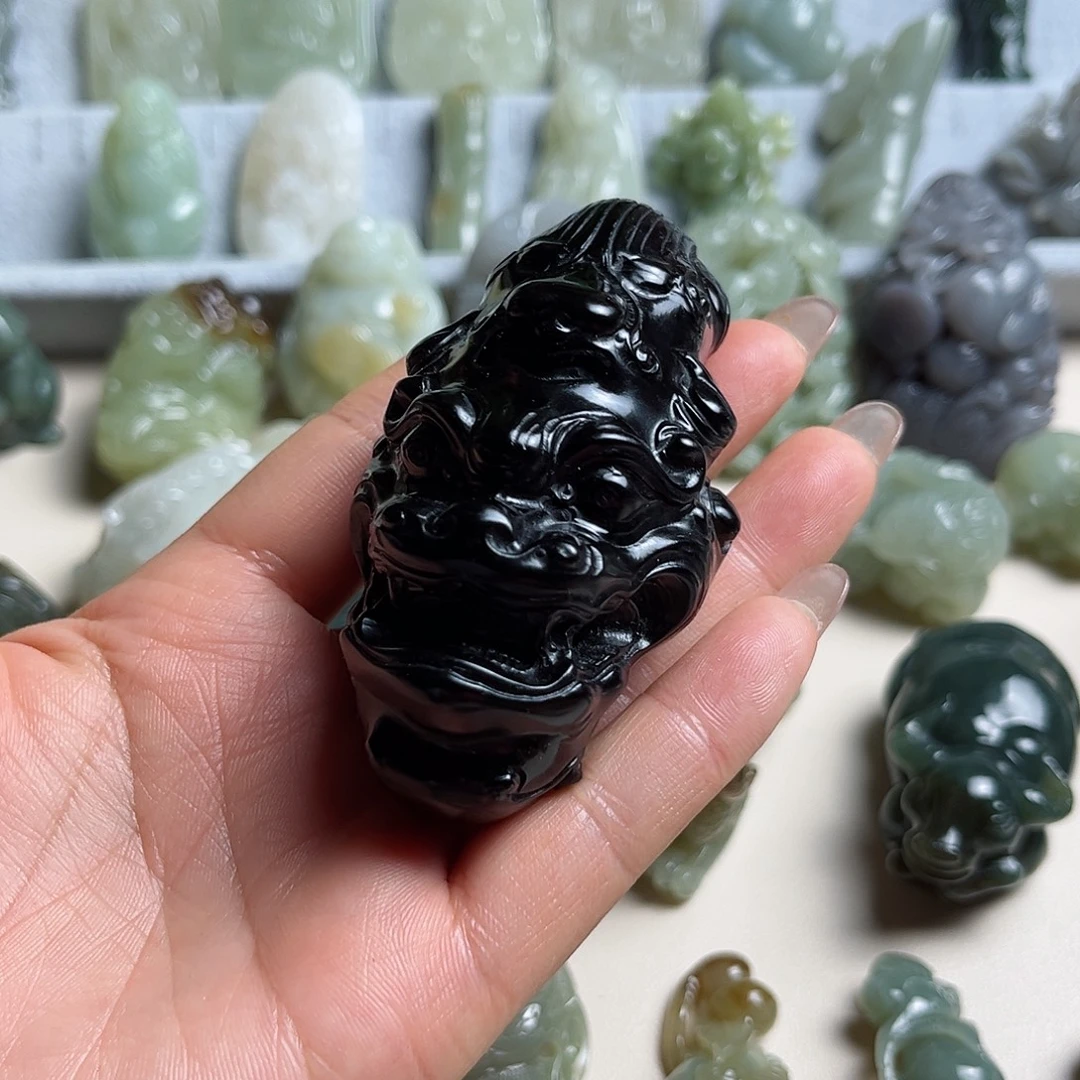 和田玉（墨玉）未镶嵌把件