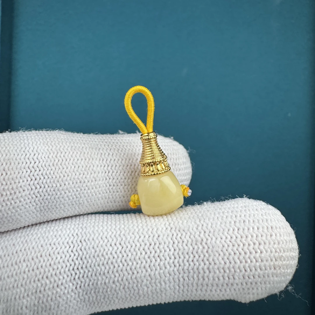 Z6058天然原矿蜜蜡 三通约8.5*18mm支持复检假一罚十