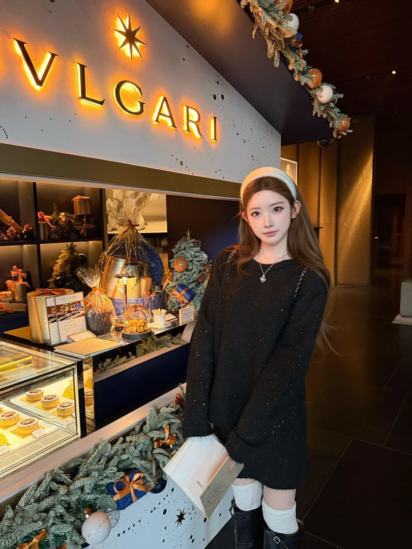 2025年冬季巨好看的韩系气质圆领套头毛衣半身裙慵懒氛围感两件套