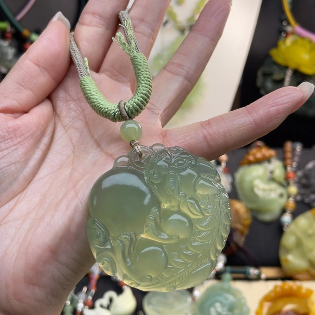 蛇纹石玉未镶嵌颈饰啊*