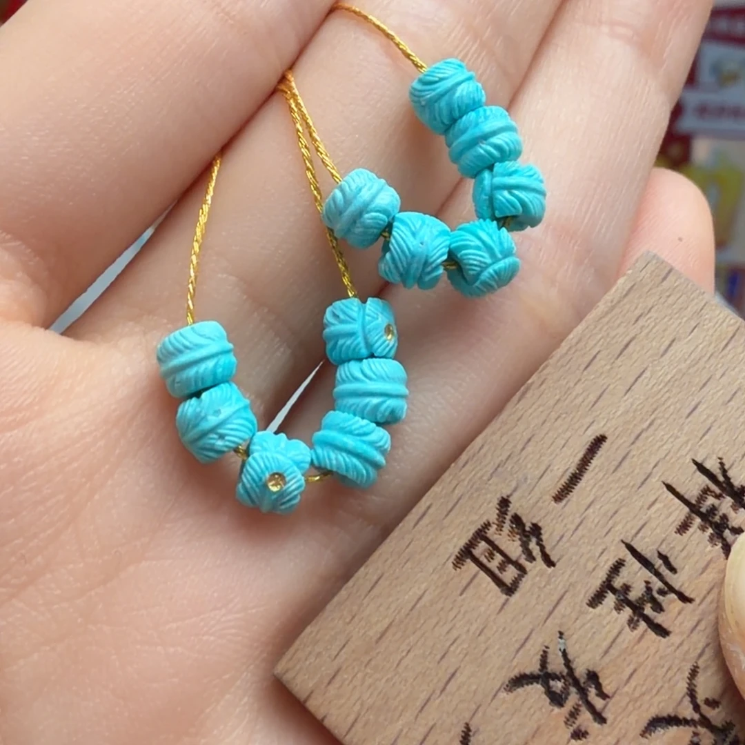 绿松石未镶嵌颈饰