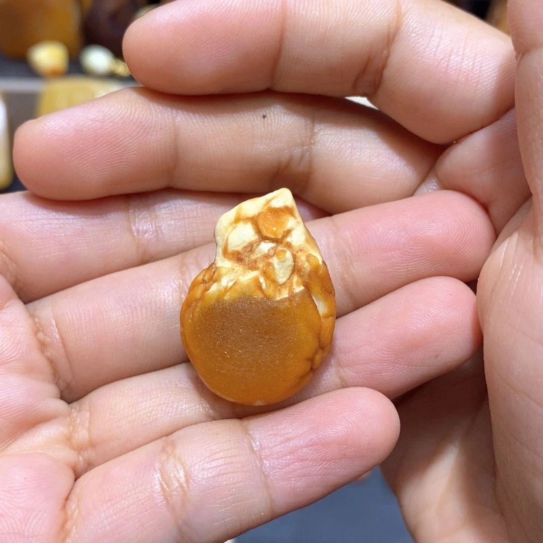 定制琥珀马*亮蜜蜡原石