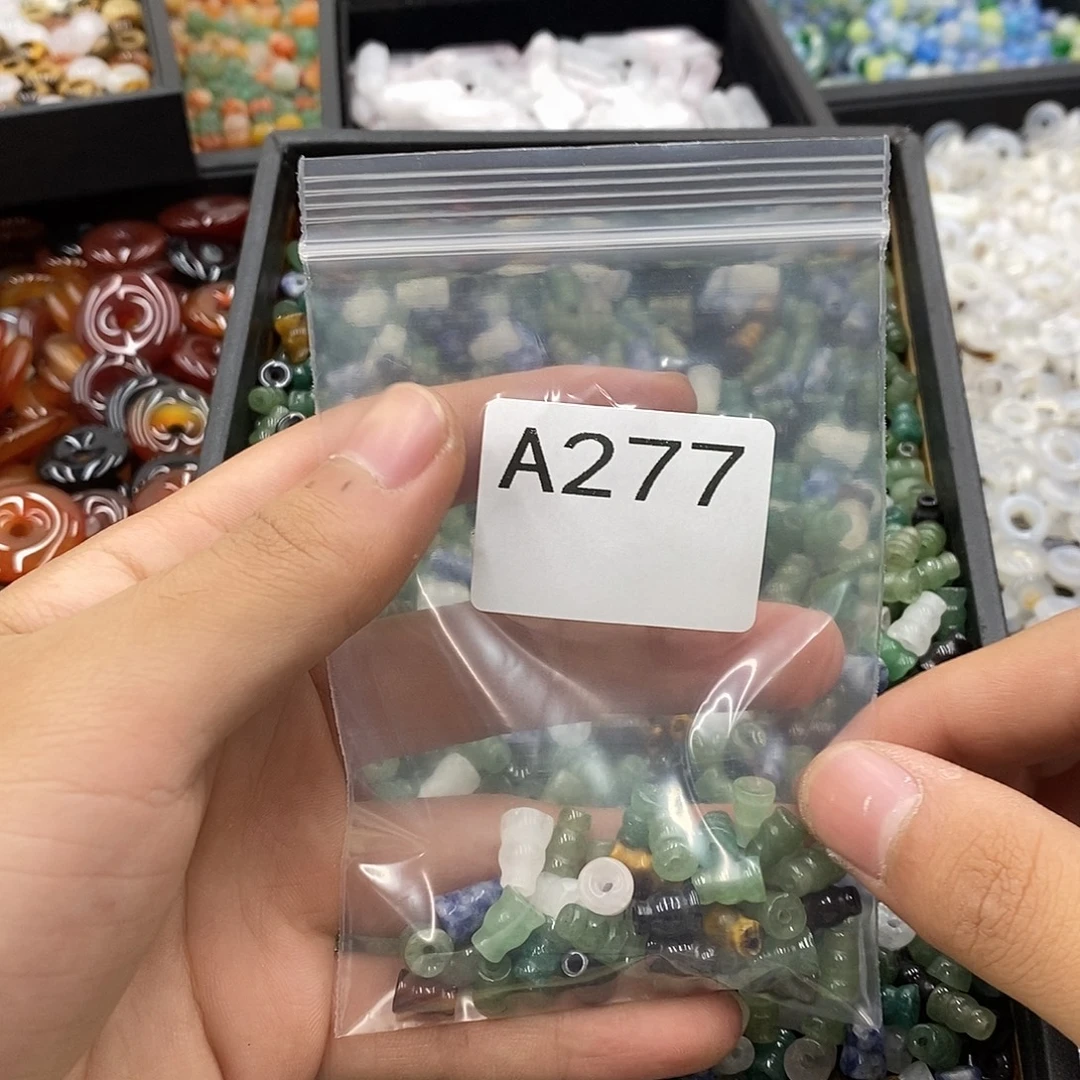 隔***尘合金颈饰玛瑙/玉髓