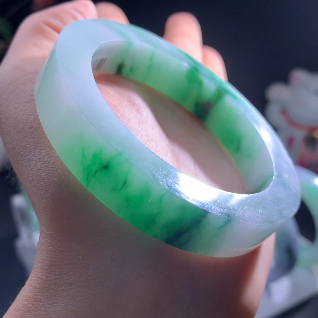 定制翡翠未镶嵌手镯辣阳绿56-60