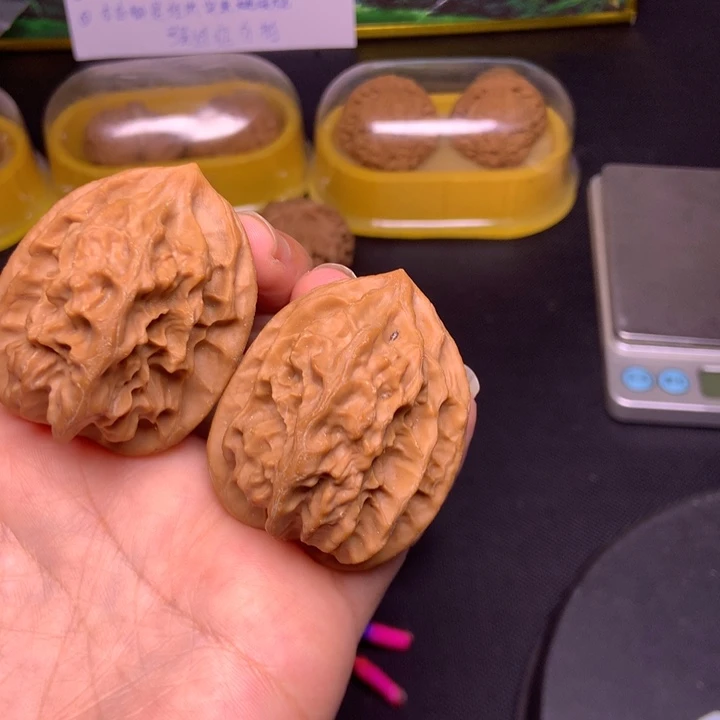 文玩核桃吊坠龙骨肚43尺