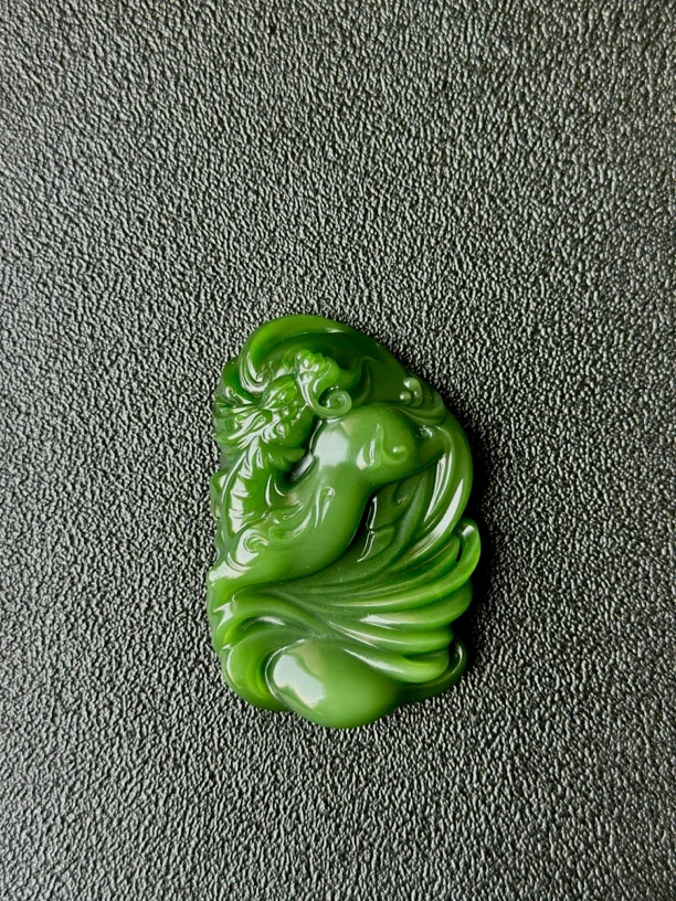 【俄料】和田玉碧玉聚红皮老料阳绿菠菜绿火麒麟