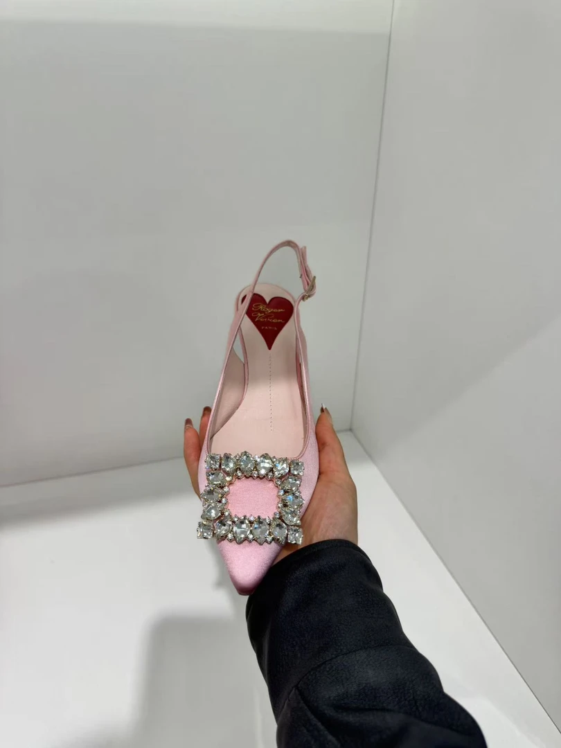 未使用 Roger Vivier/罗杰·维威耶 全新爆款粉色花钻小猫跟气质