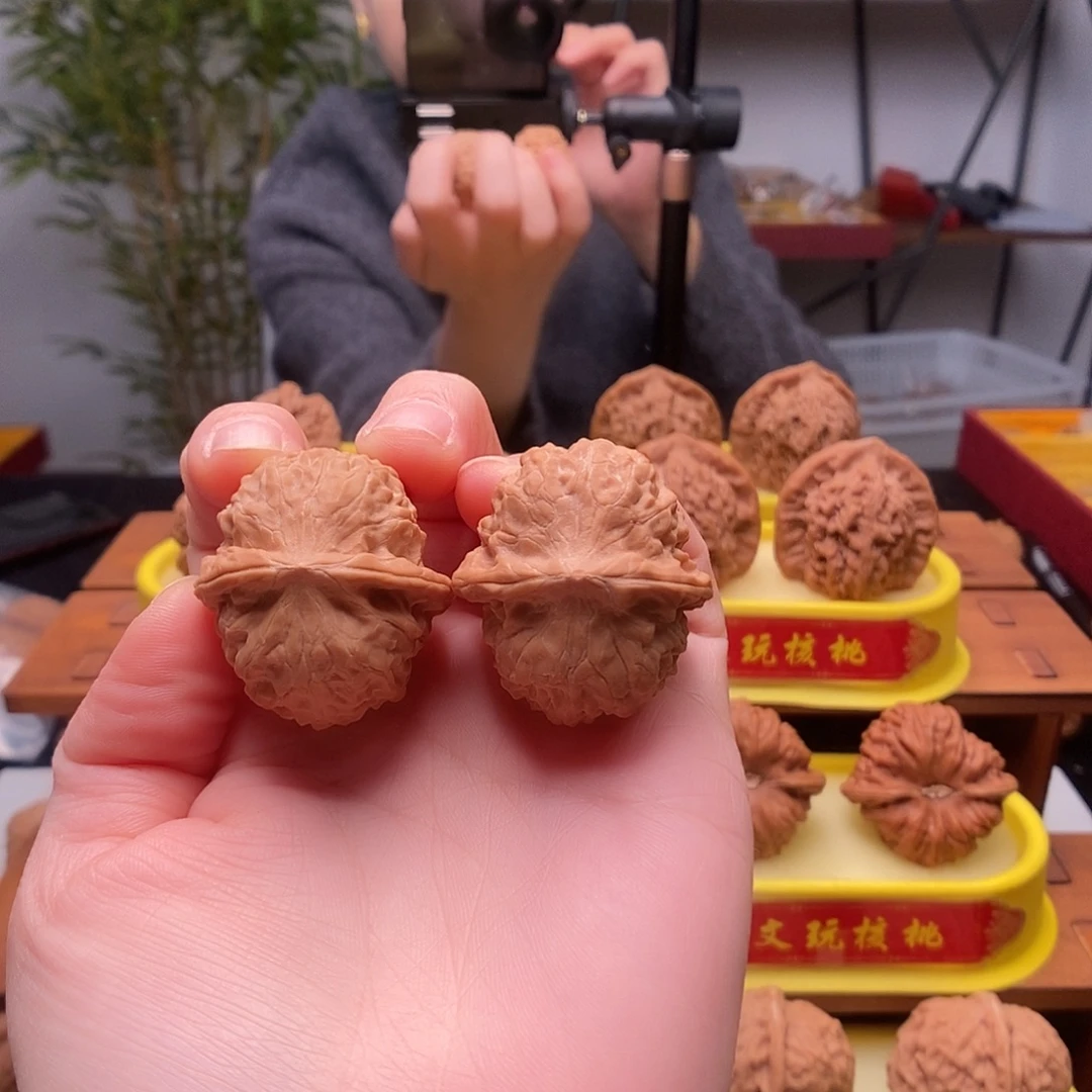 吊坠文玩核桃黄松峪手捻34